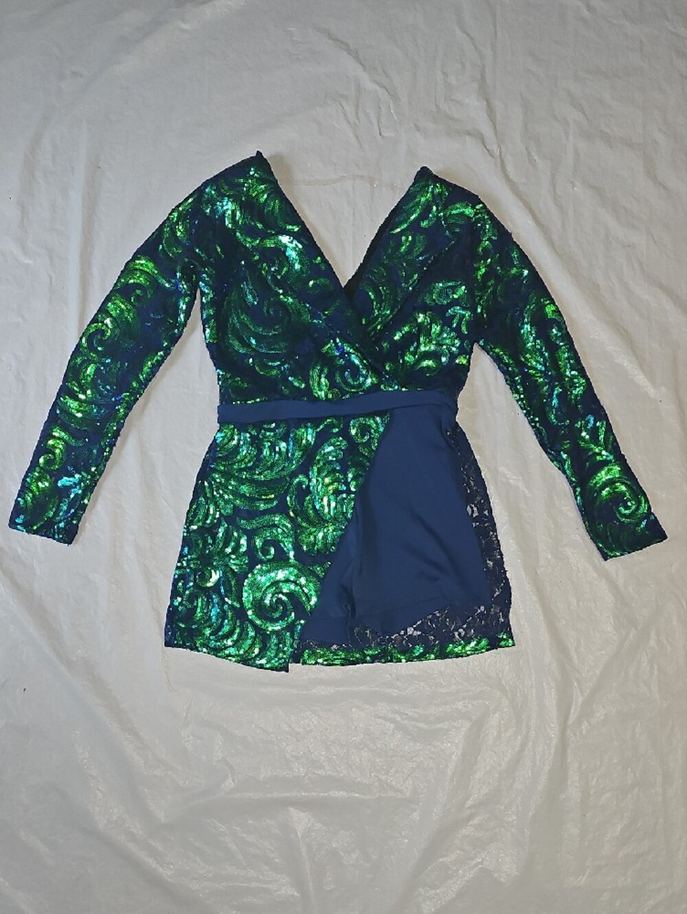 Elissa Costumes Women Large Blue Green Sequins Long Sleeve Dancewear Used